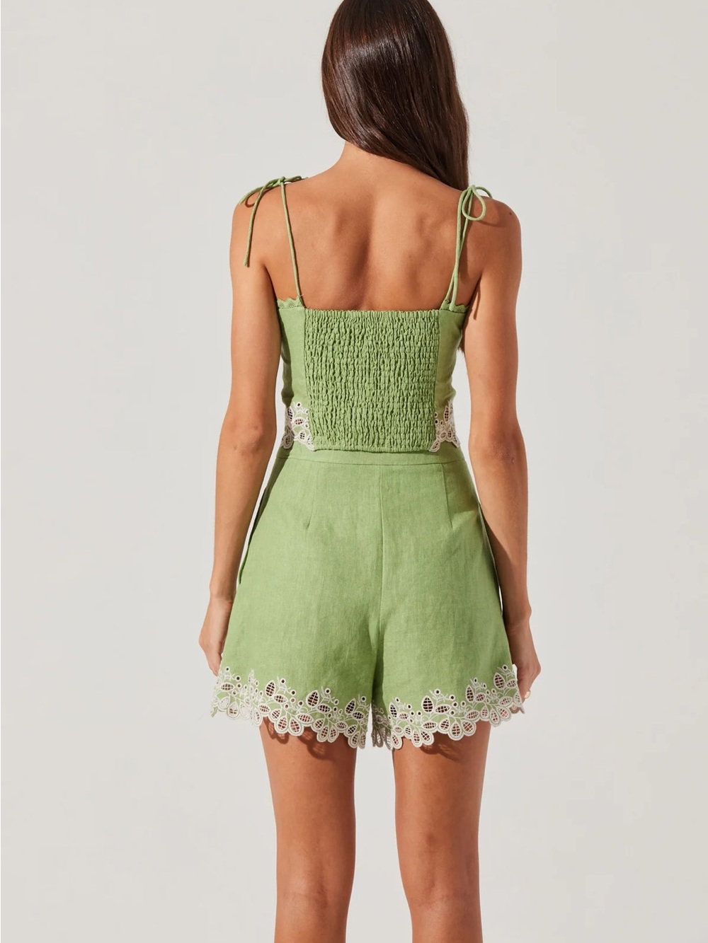 Astr Green Linen-Blend Lace-Trim High-Waist Shorts & Top Set - Picture 3 of 11